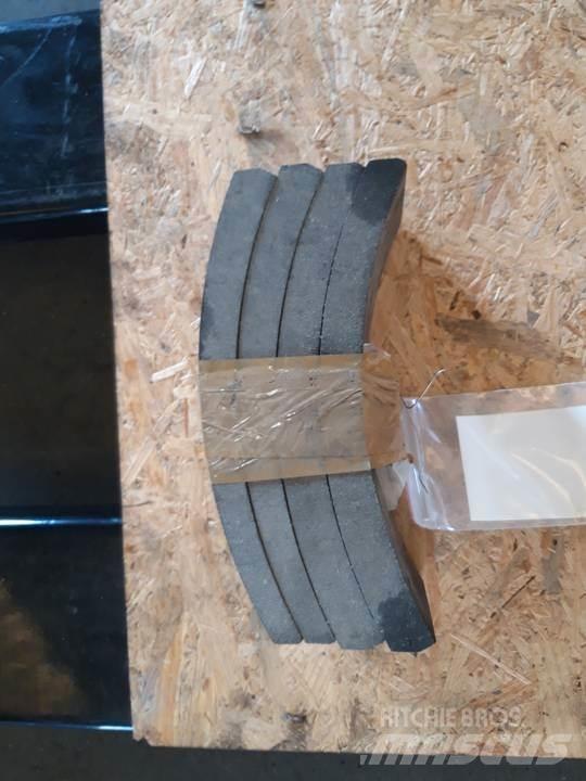 CAT 966C Rupsbanden, kettingen en onderstel