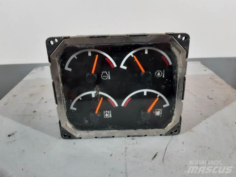 CAT 980GII Cabine en interieur