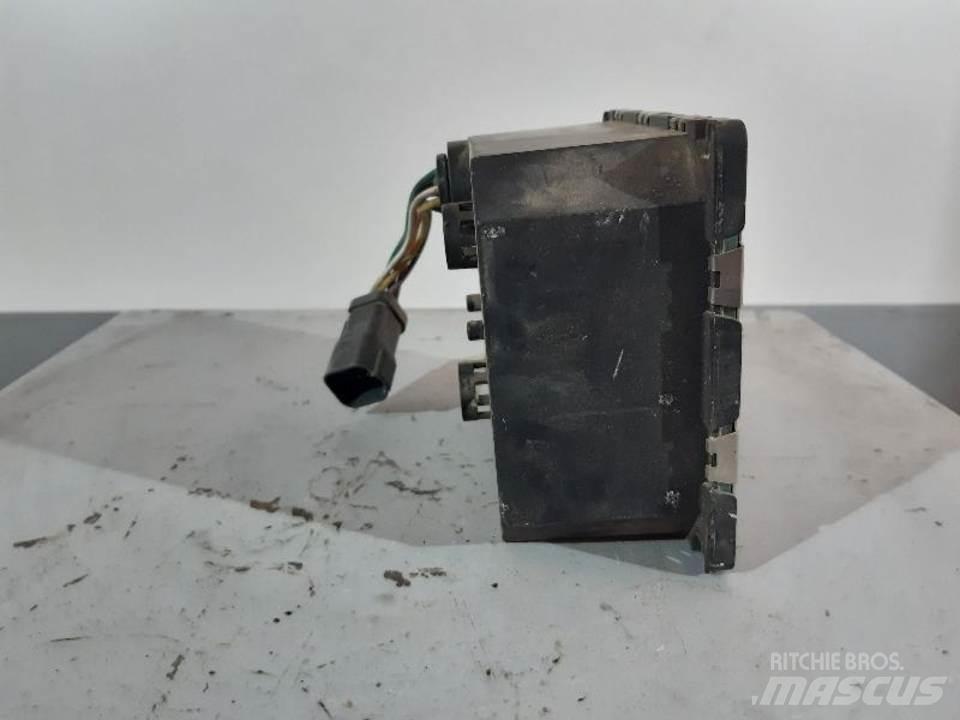 CAT 980GII Cabine en interieur
