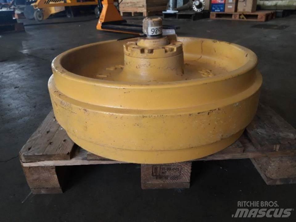 CAT D7R Rupsbanden, kettingen en onderstel