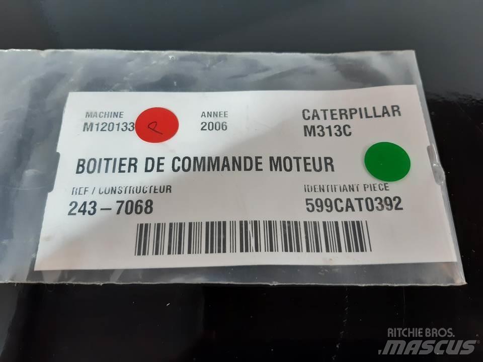 CAT M313C Cabine en interieur