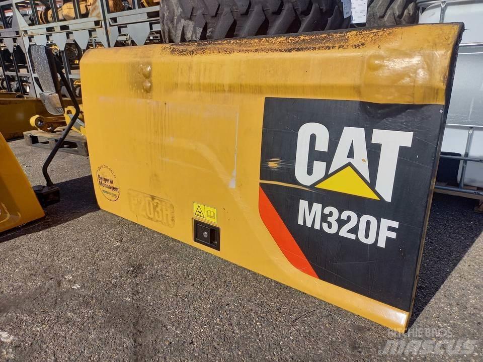 CAT M320F Cabine en interieur