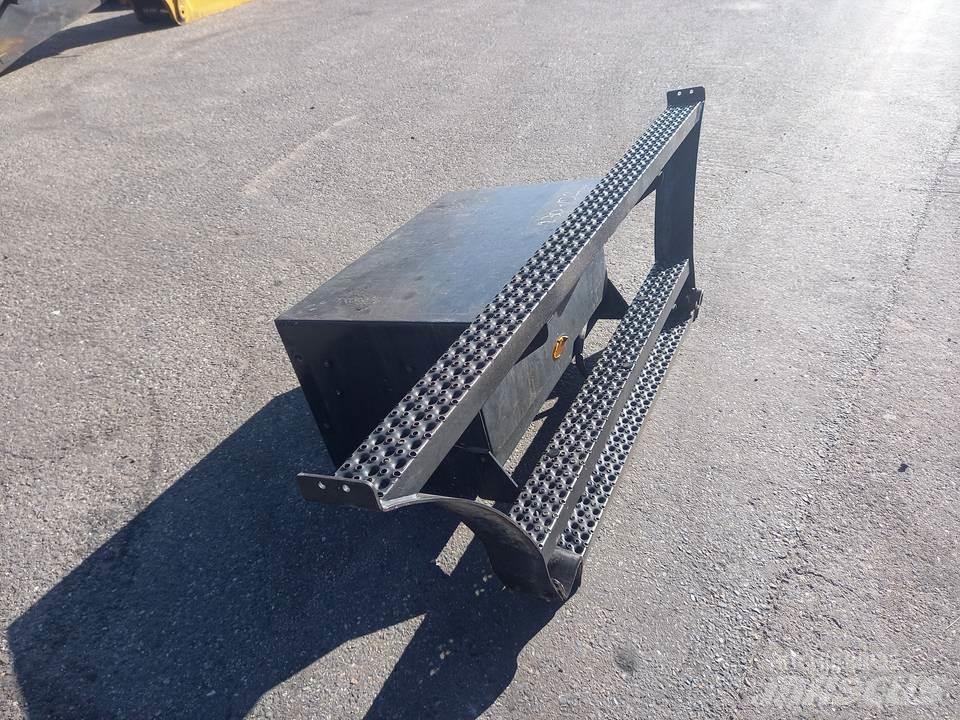 CAT M320F Cabine en interieur
