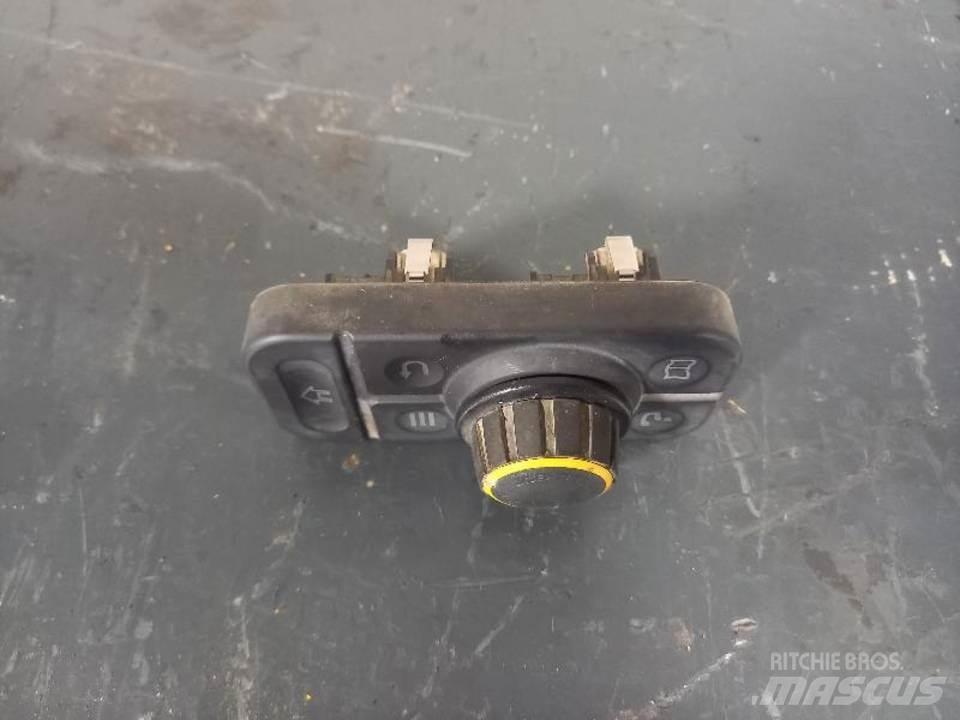 JCB 51R-1 Cabine en interieur