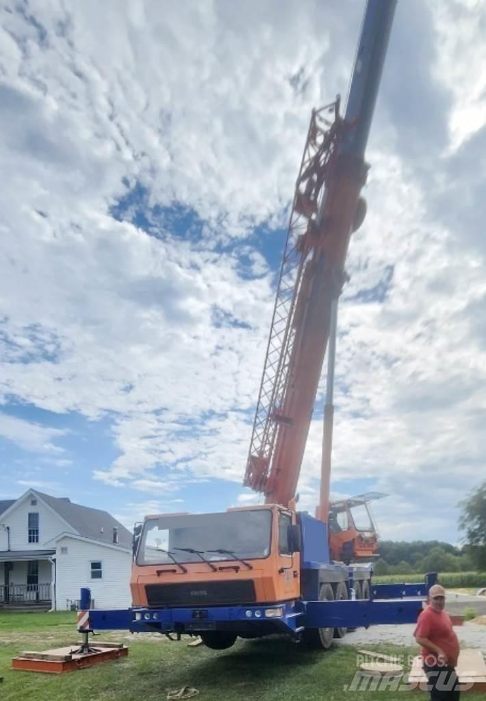 Grove GMK4075 Kranen voor alle terreinen
