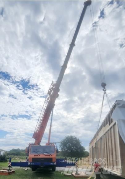 Grove GMK4075 Kranen voor alle terreinen