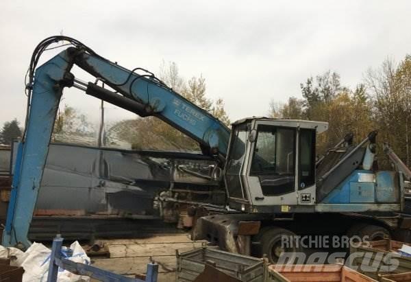 Fuchs MHL 320 Waste / industry handlers