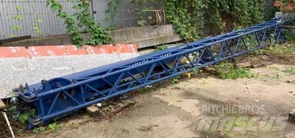 Liebherr 1030 Vlakke laadvloer met kraan