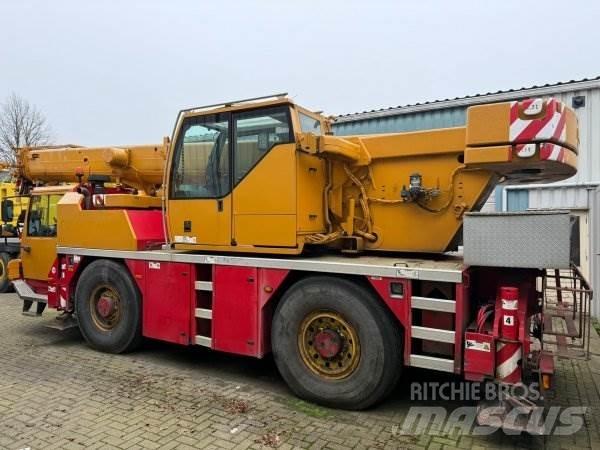 Liebherr 1030-2.1 Vlakke laadvloer met kraan