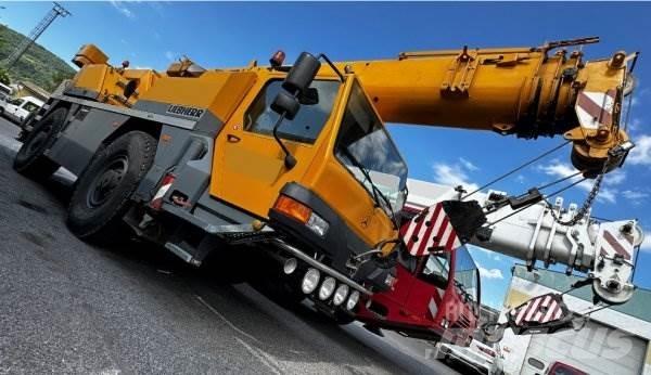 Liebherr LTM 1030.2 Vlakke laadvloer met kraan