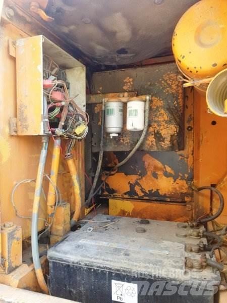 Liebherr R900 B Rupsgraafmachines