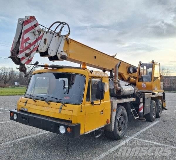 Tatra T815 +AD 28 (ČKD) Vlakke laadvloer met kraan