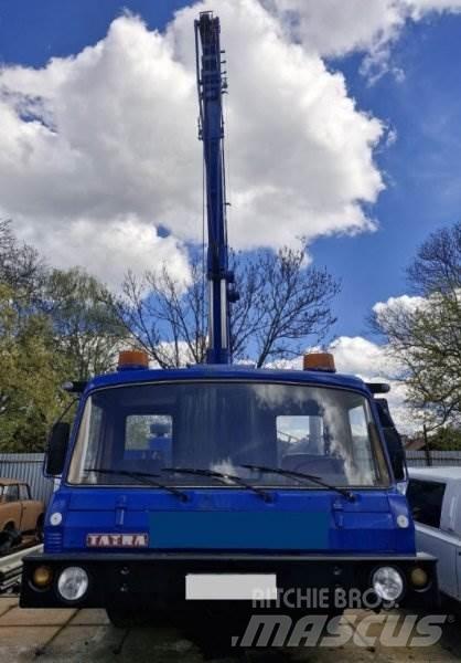 Tatra T815 +(ČKD) AD 28 Vlakke laadvloer met kraan