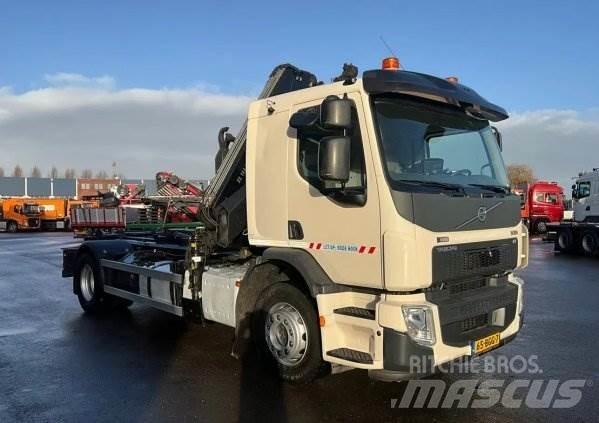Volvo EE250 Vlakke laadvloer met kraan