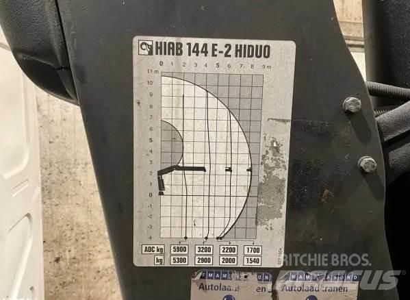 Volvo EE250 Vlakke laadvloer met kraan