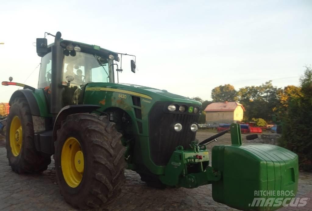 John Deere 8430 Tractoren