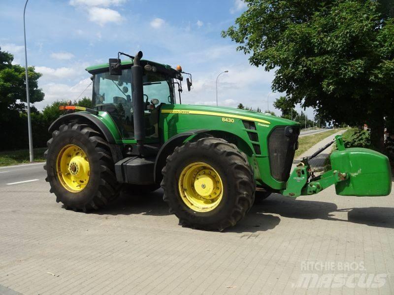 John Deere 8430 Tractoren