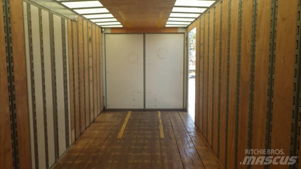 Freightliner M2 106 Bakwagens met gesloten opbouw