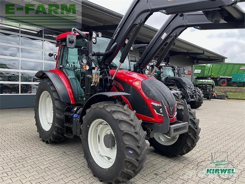 Valtra a 105 Tractoren