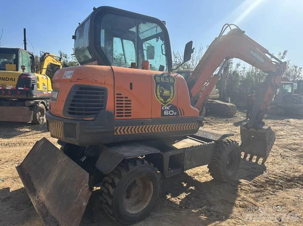 Doosan DX60W Minigraafmachines < 7t