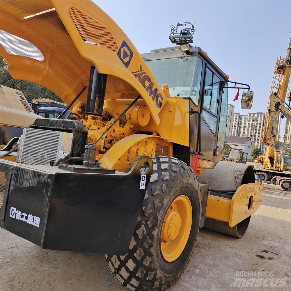 XCMG XS 143 Trilrolwalsen