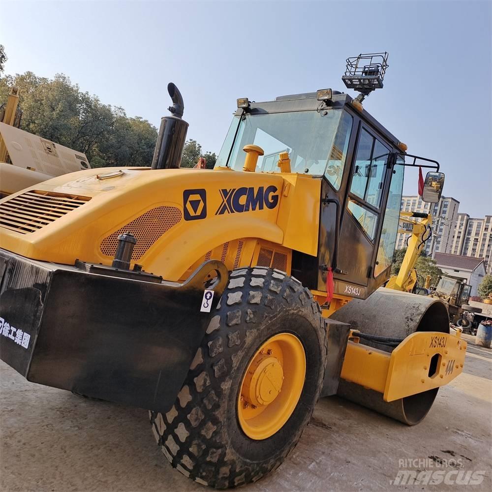 XCMG XS 143 Trilrolwalsen