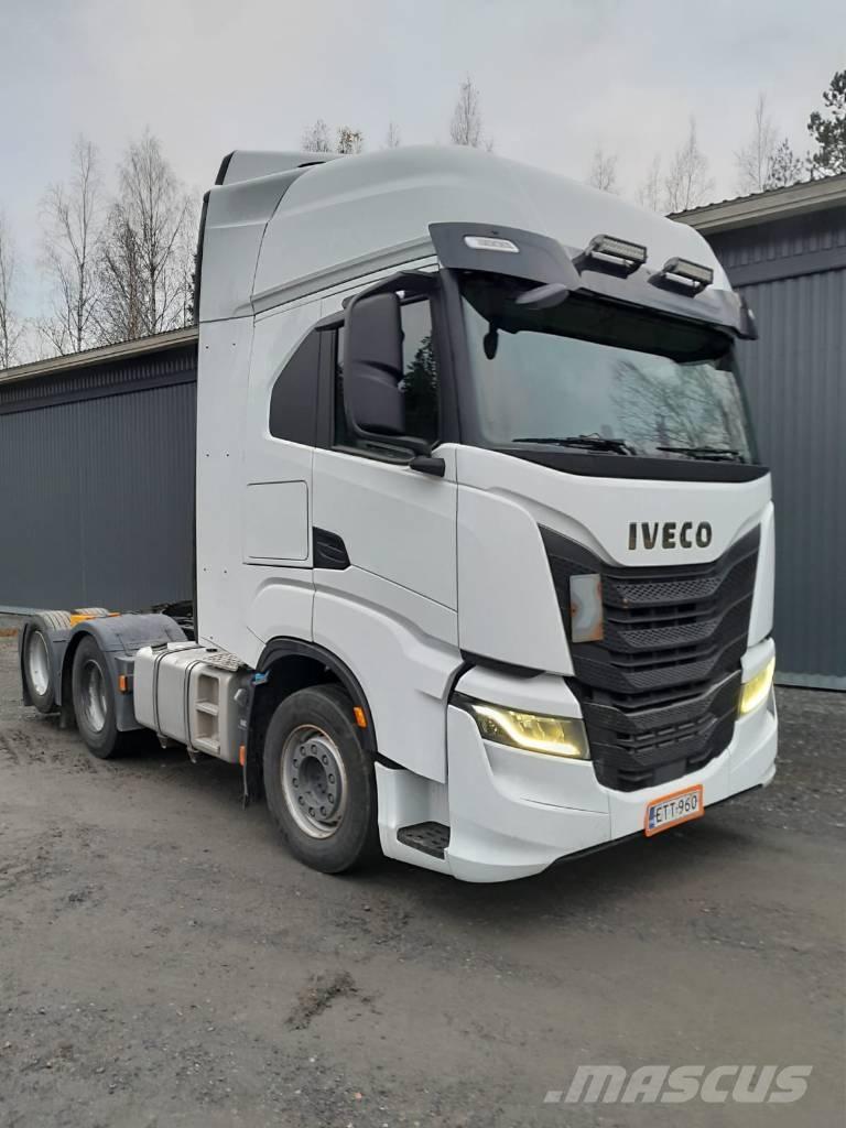 Iveco S-Way AS 440 Trekkers