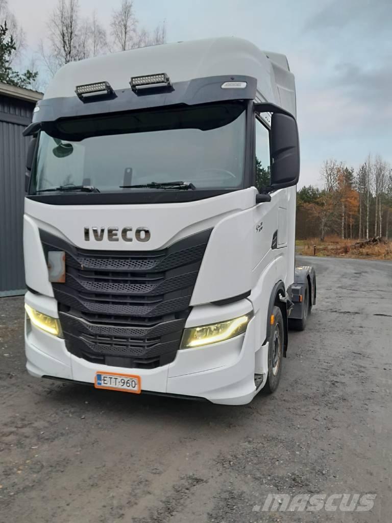 Iveco S-Way AS 440 Trekkers