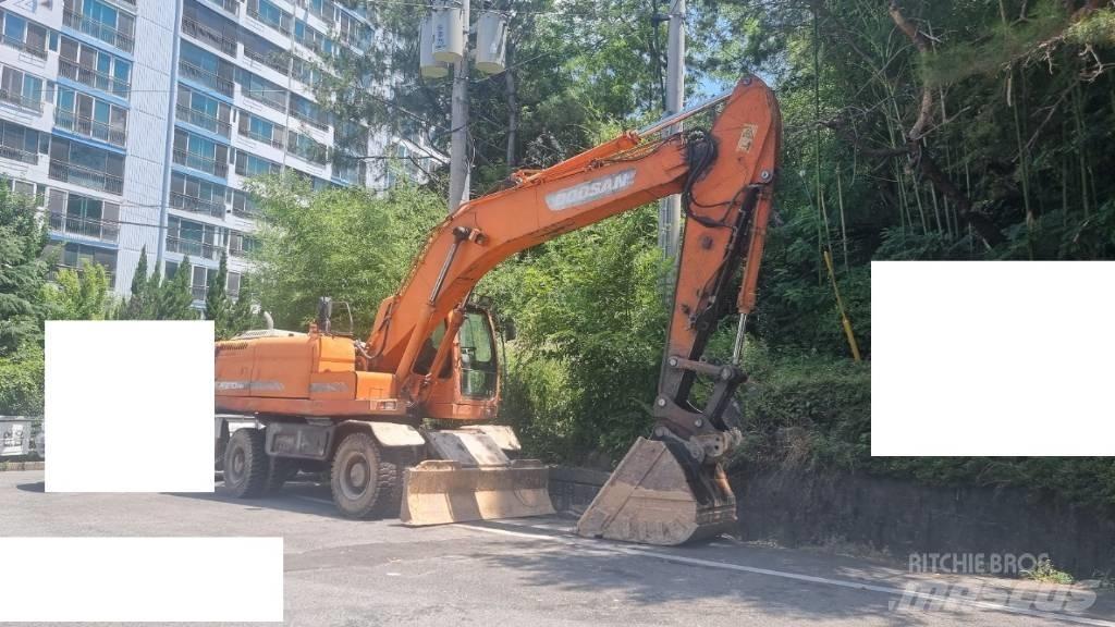 Doosan DX 210 W Wielgraafmachines