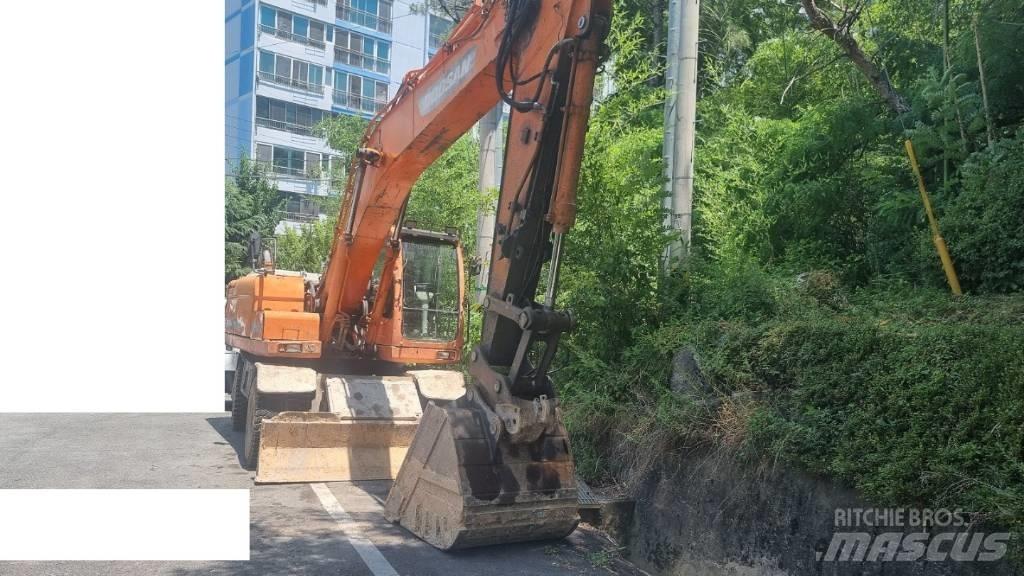 Doosan DX 210 W Wielgraafmachines