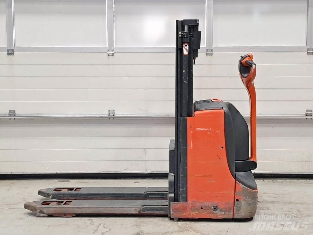 Linde D08 Stapelaar meeloop