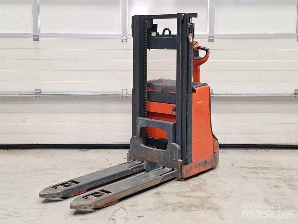 Linde D08 Stapelaar meeloop