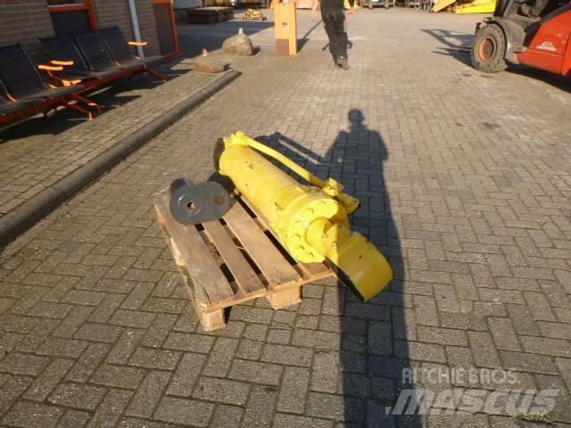 Komatsu WA600 Hydraulics