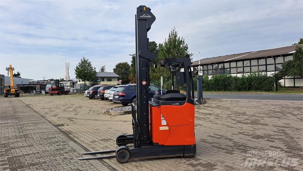 Linde R14 Reachtruck voor hoog niveau