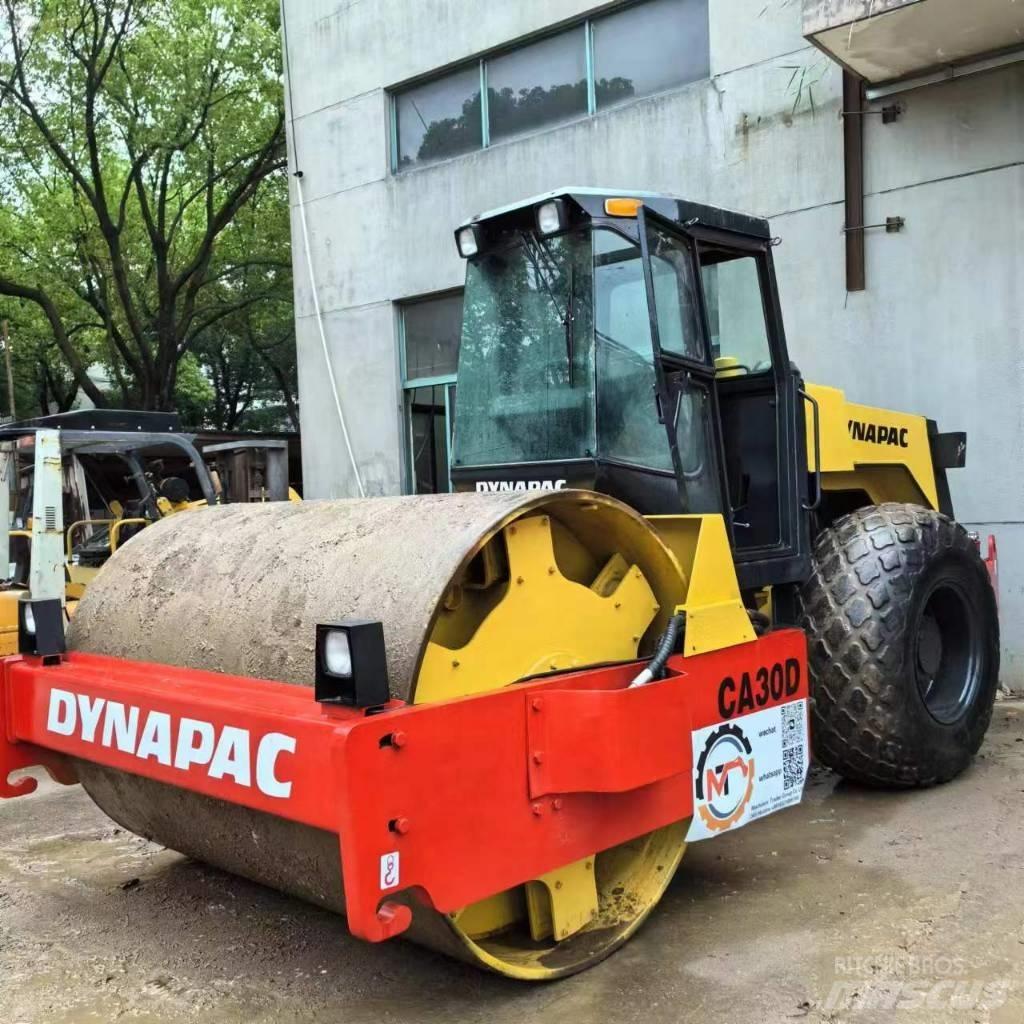 Dynapac CA30D Trilrolwalsen
