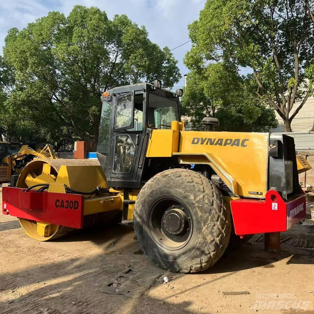 Dynapac CA30D Trilrolwalsen