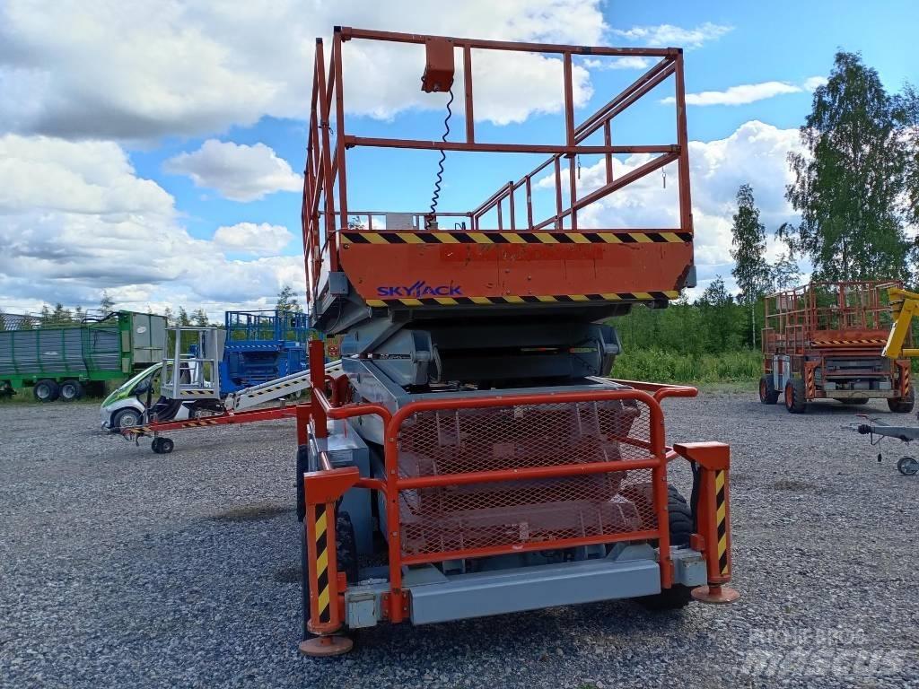 SkyJack SJ 9250 Schaarhoogwerkers