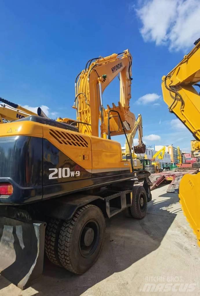 Hyundai R210W-9 Wielgraafmachines