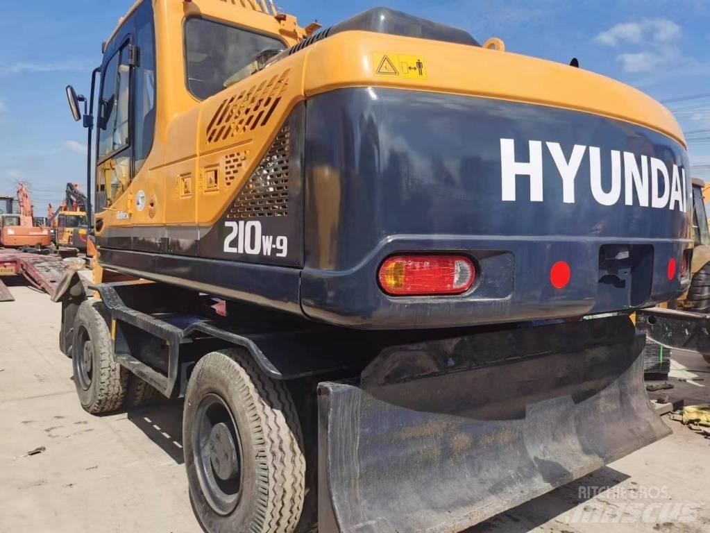 Hyundai R210W-9 Wielgraafmachines