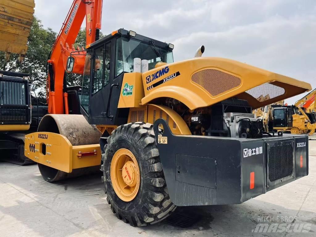 XCMG XS 223 J Trilrolwalsen