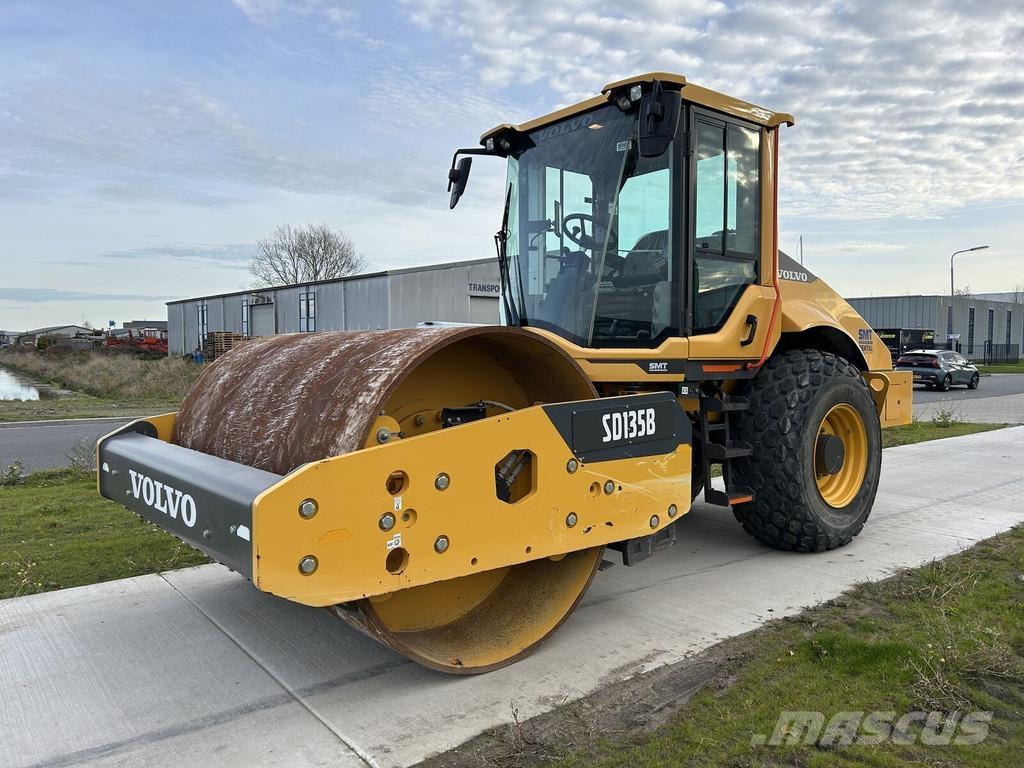 Volvo SD135B Trilrolwalsen