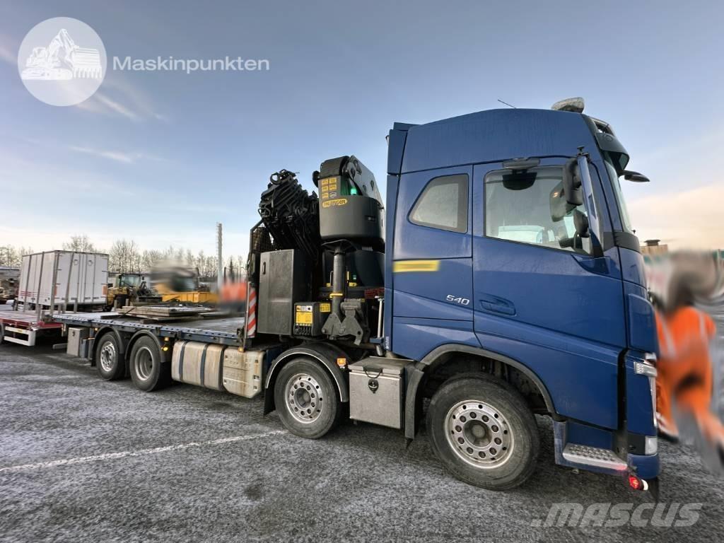 Volvo FH 540 Vlakke laadvloer met kraan