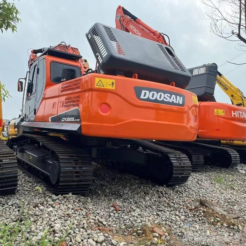 Doosan DX 225 Rupsgraafmachines