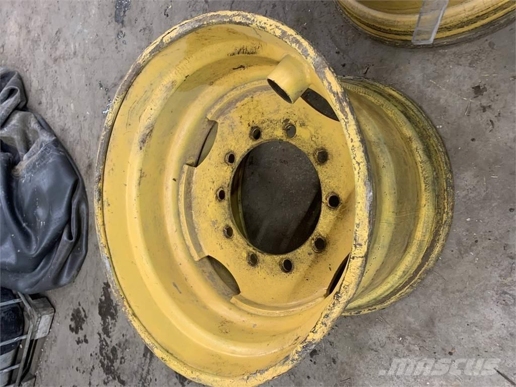 Ösa 250 20x26,5 Banden, wielen en velgen