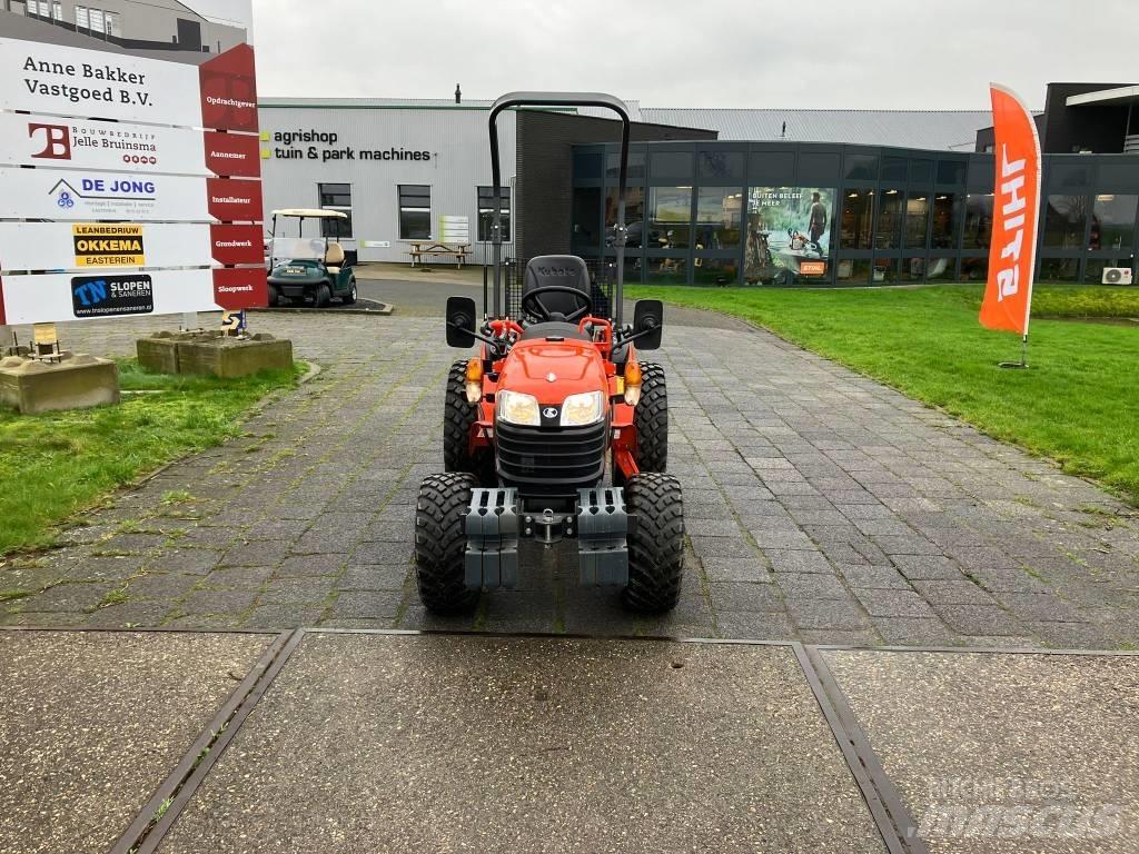 Kubota B1-240 Tractoren
