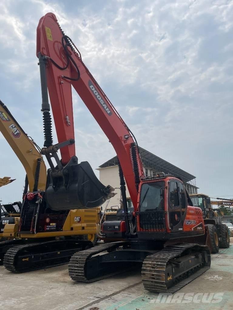 Doosan DX 225 LCA Rupsgraafmachines