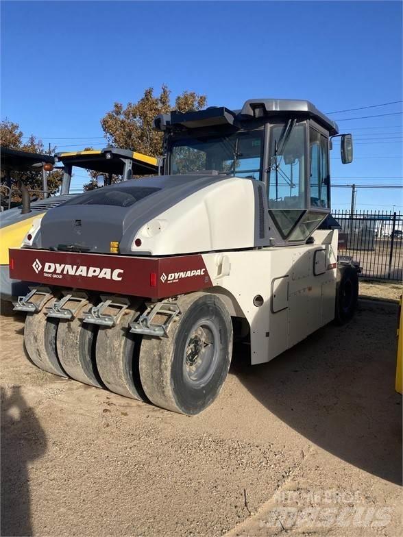 Dynapac CP2700 Bandenwalsen