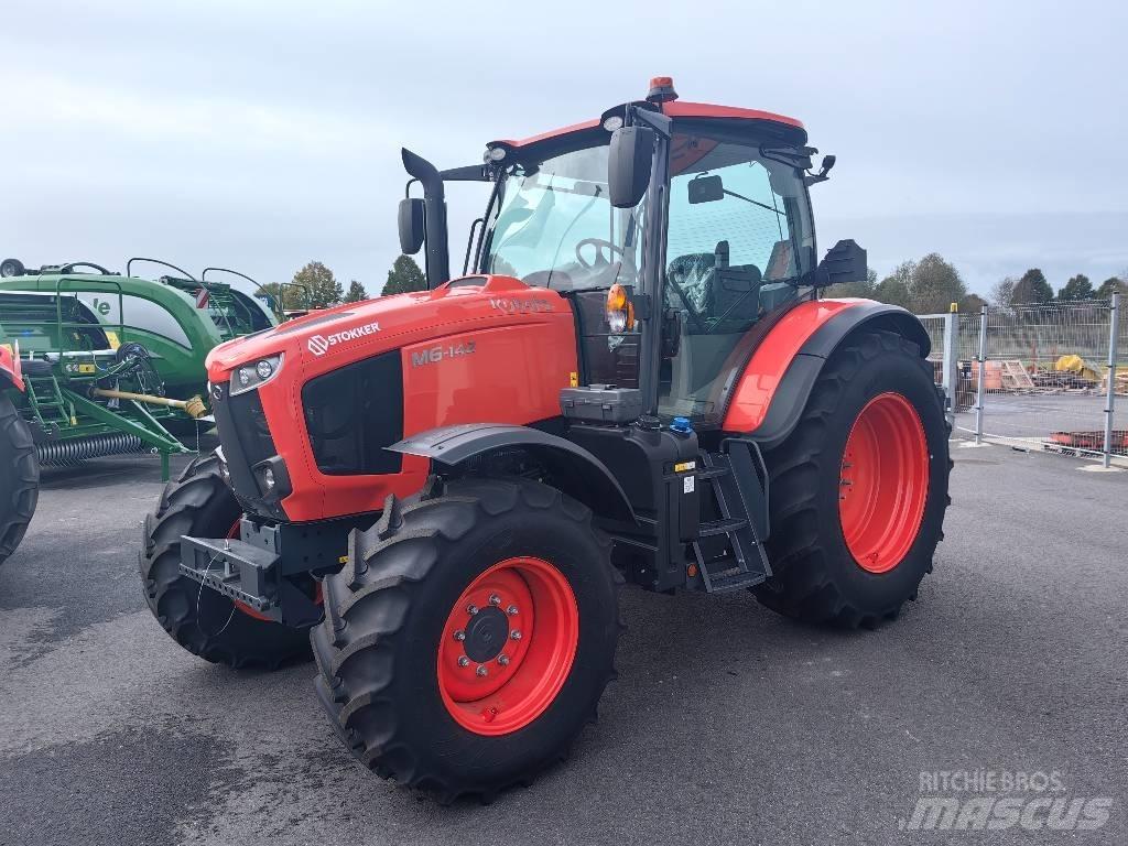 Kubota M6-142 Tractoren