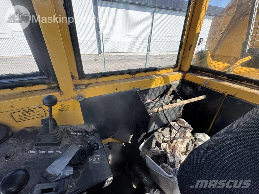 Volvo A 25 C Knik dumptrucks