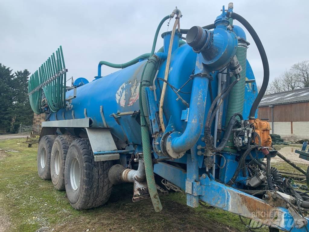  DOME OXY 22000 Drijfmesttanks